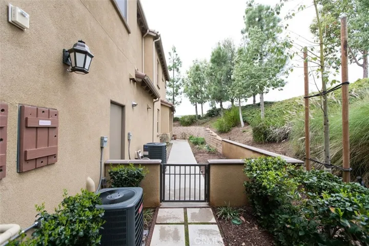 965 Sweetbriar Lane A, Azusa, California 91702 — photo 5