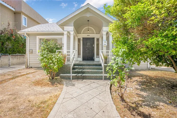 main entrance & front yard