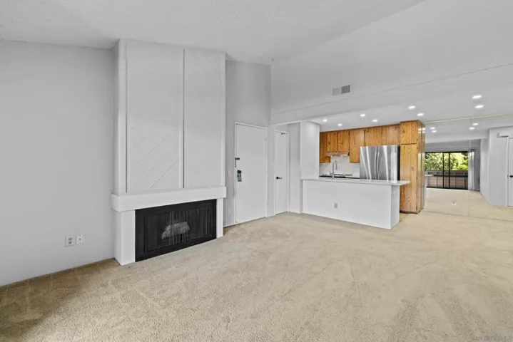 9189 Village Glen Dr #252, San Diego, California 92123 — photo 5