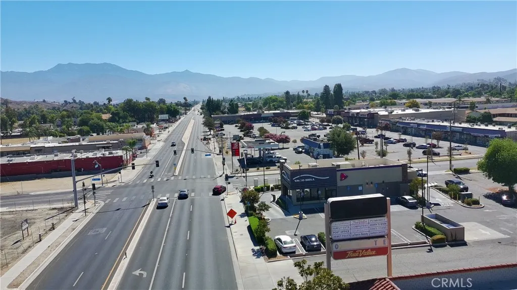 1947 E Florida Avenue, Hemet, California 92544 — photo 4