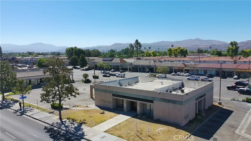 1981 E Florida Avenue, Hemet, California 92544 — photo 4