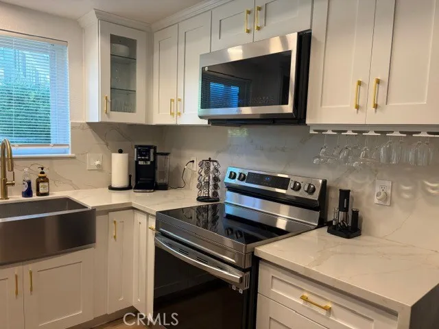 Fully Remodeled Chef's Kitchen