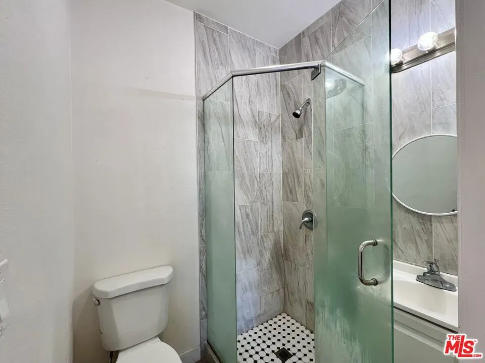 156 W 32nd Street 1, Los Angeles, California 90007 — photo 5