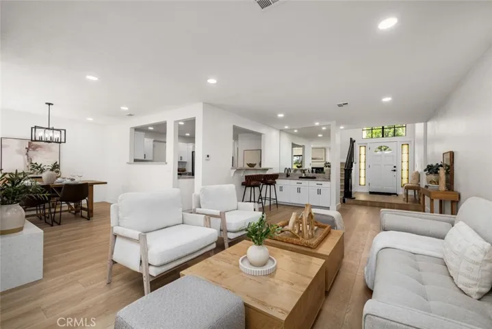 6013 Loynes, Long Beach, California 90803 — photo 4