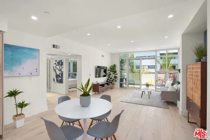 8210 Fountain Avenue 202, West Hollywood, California 90046 — photo 5