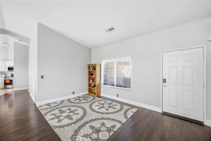 14118 Fresian, Apple Valley, California 92307 — photo 4