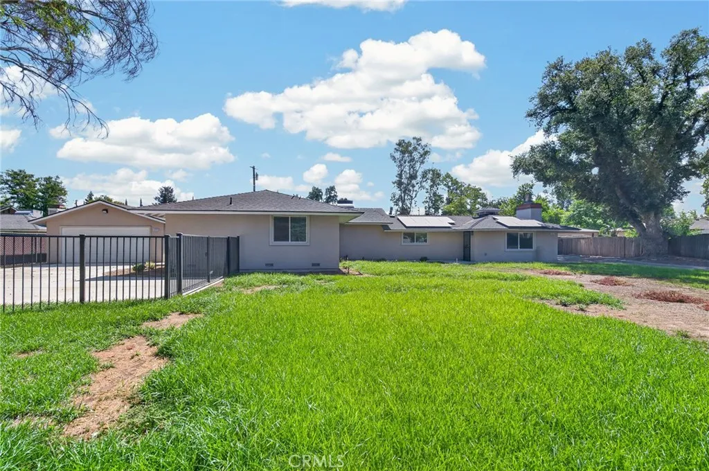 4832 N Fruit, Fresno, California 93705 — photo 4