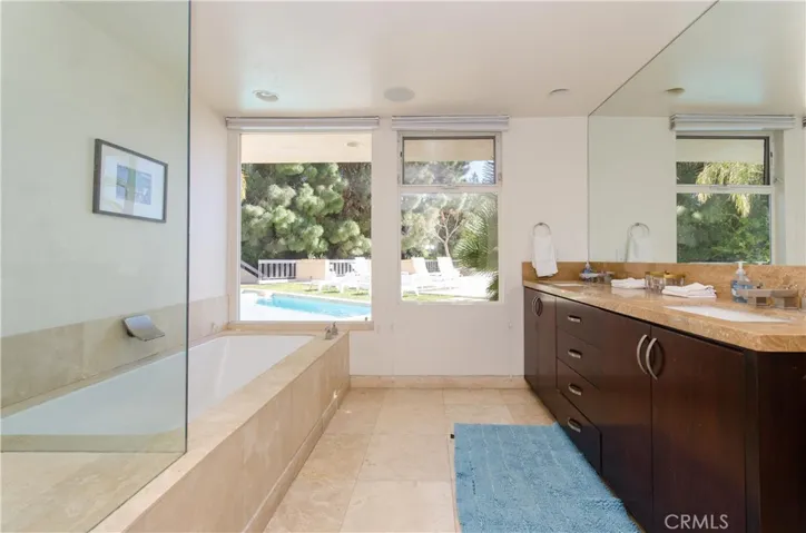 Main House: Primary Ensuite Bathroom