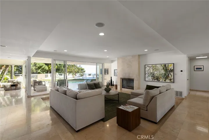 Main House: Living Room