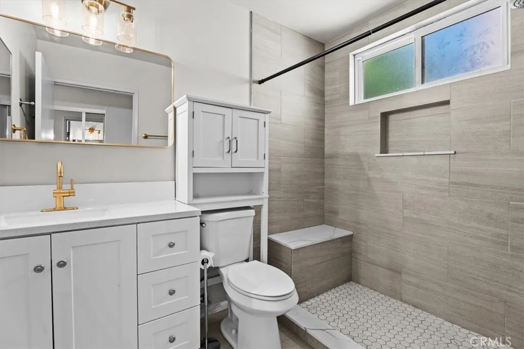 En Suite Primary Bathroom En Suite Primary Bathroom