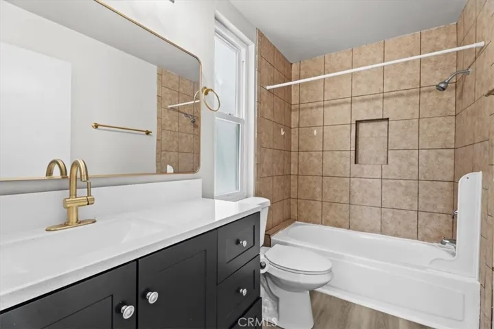 Upstairs Full Bath