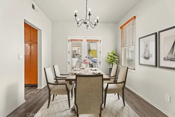 Virtually Staged Dining