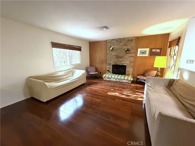 108 Barret, Riverside, California 92507 — photo 4