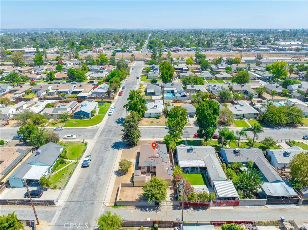 Aerial view of the neighborhood, Saunders Park nearby