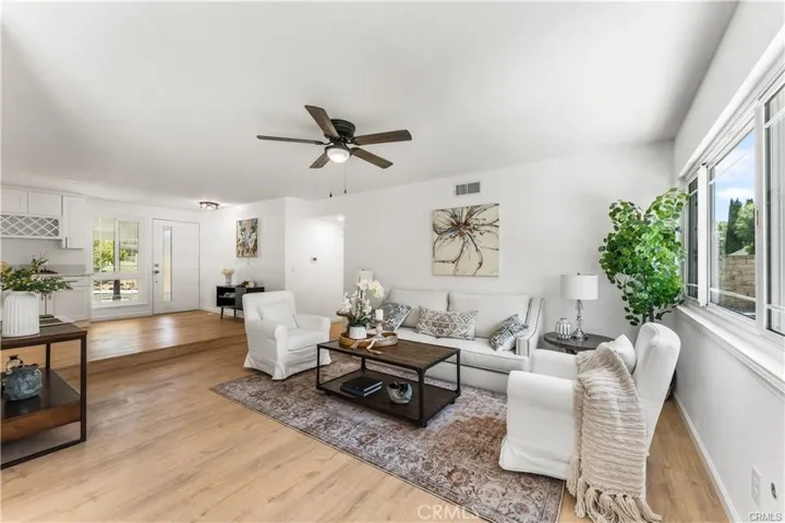29147 Lotusgarden Drive, Canyon Country, California 91387 — photo 4
