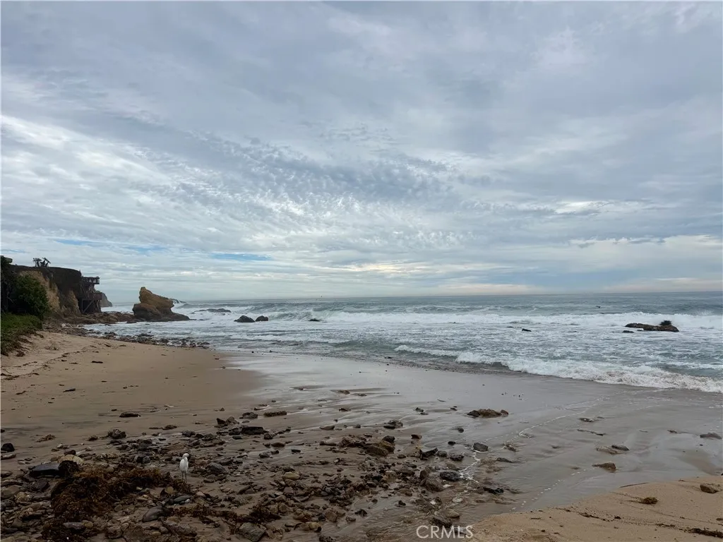 Private gated access to Cameo Shores beach accross Coast Hwy. Private gated access to Cameo Shores beach accross Coast Hwy.