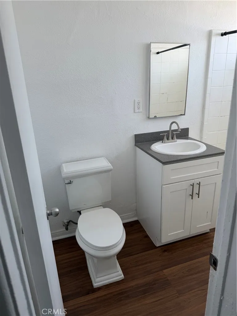 bathroom bathroom