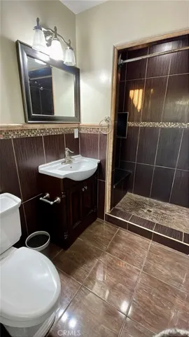 Bathroom #2 (Master)
