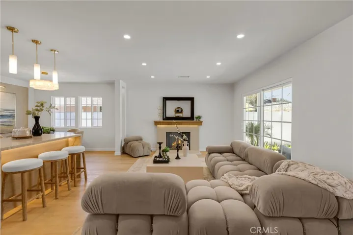 13131 Crewe Street, North Hollywood, California 91605 — photo 4