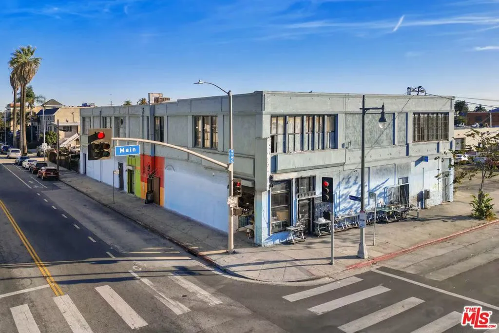 2600 S Main St