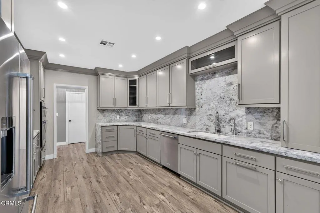 22-web-or-mls-111 S Orange Grove Blvd 10 22-web-or-mls-111 S Orange Grove Blvd 10