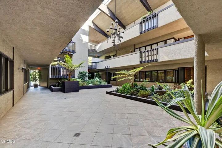 4-web-or-mls-111 S Orange Grove Blvd 105