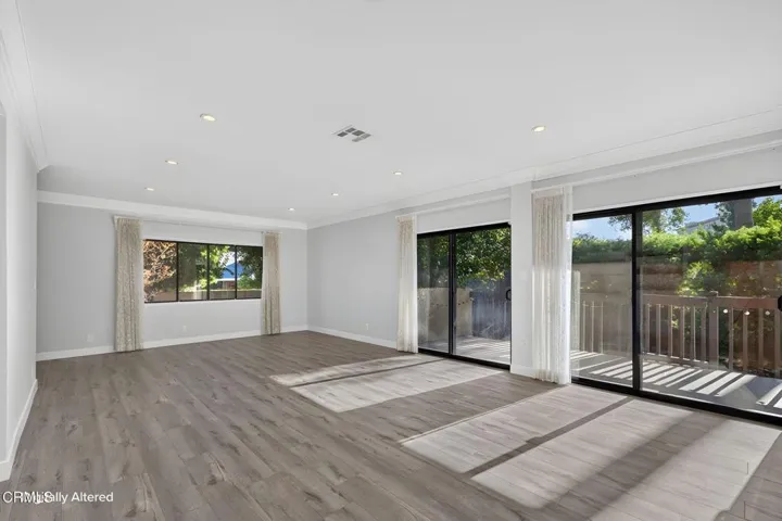 10-web-or-mls-111 S Orange Grove_MEDIA36