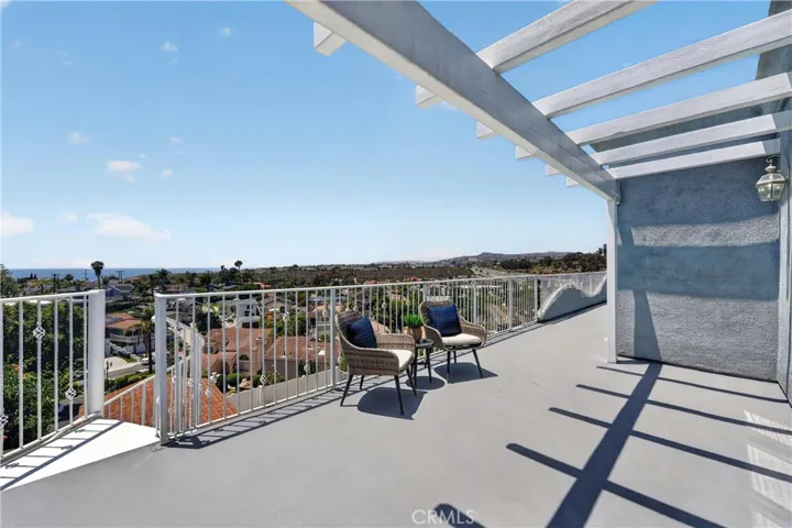 3rd floor deck sitting area