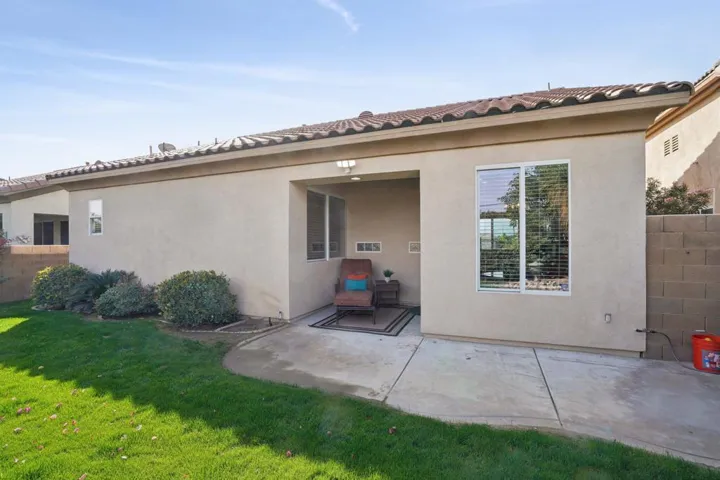 28-web-or-mls-Hoylake Dr-028