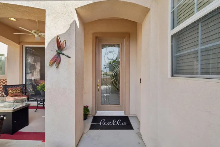 5-web-or-mls-Hoylake Dr-005