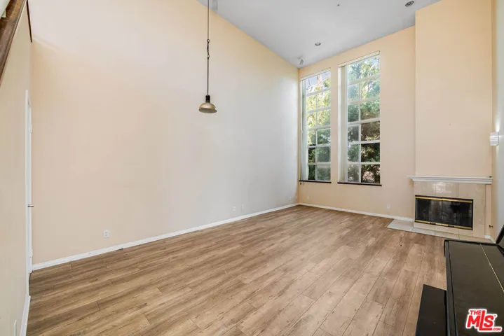 10629 Woodbridge Street 311, Toluca Lake, California 91602 — photo 4