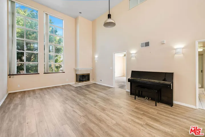 10629 Woodbridge Street 311, Toluca Lake, California 91602 — photo 5