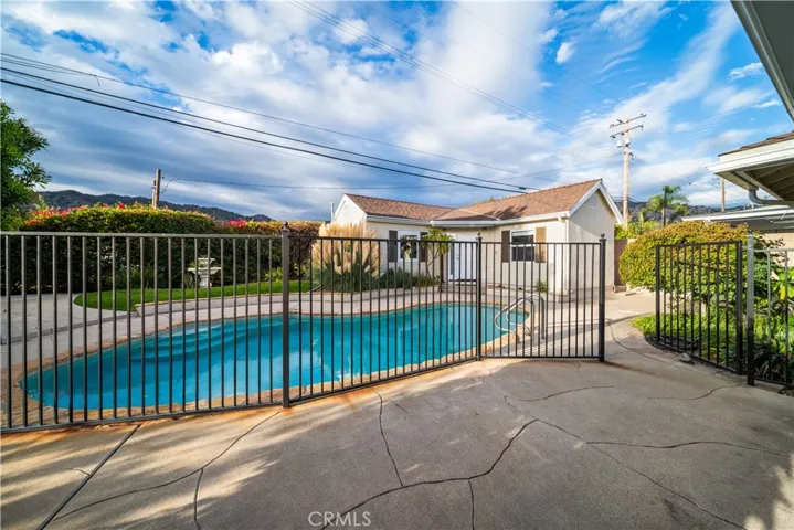 Pool safety fencing
