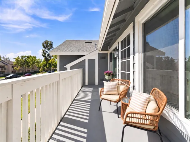 187 Huntington, Irvine, California 92620 — photo 4