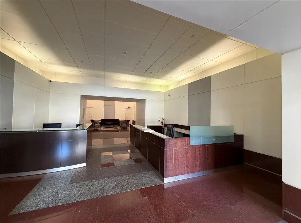 525 N Brand Boulevard, Glendale, California 91203 — photo 4