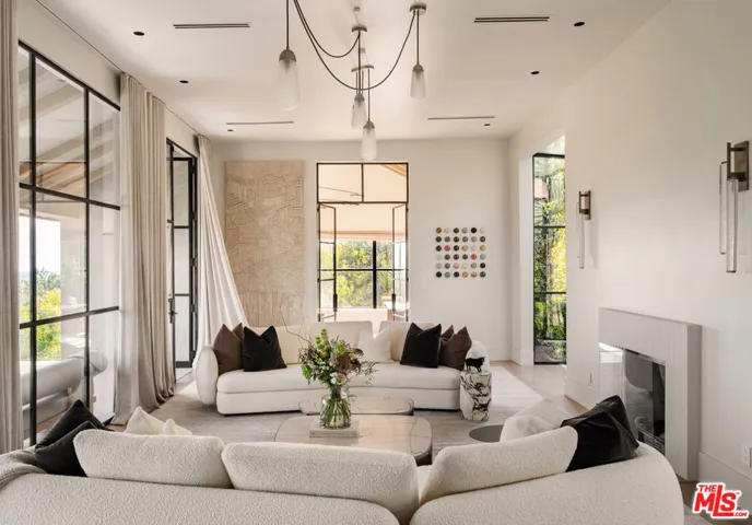 9360 Readcrest Drive, Beverly Hills, California 90210 — photo 4