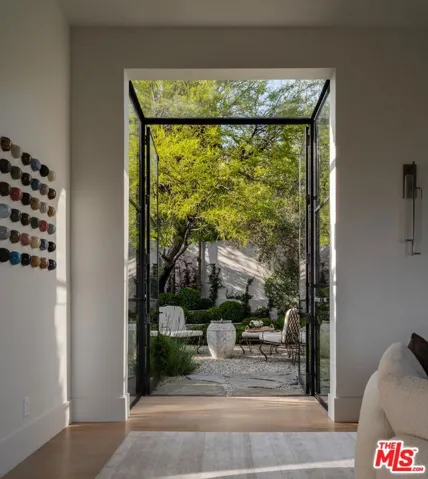 9360 Readcrest Drive, Beverly Hills, California 90210 — photo 5