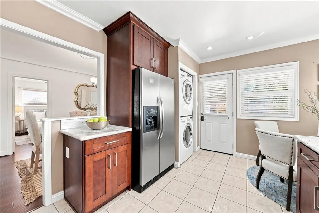 Kitchen fridge and washer/dryer