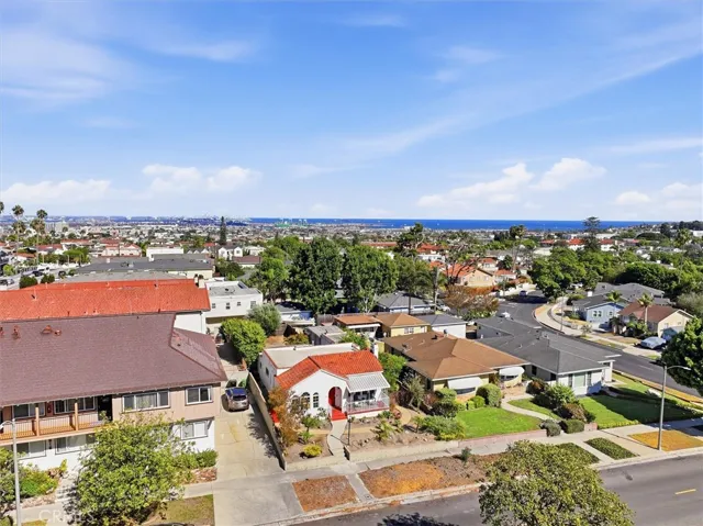 Aerial showing proximity to revitalized waterfront and ports