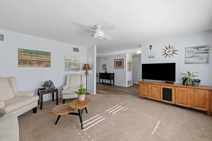 16555 Caminito Vecinos 40, San Diego, California 92128 — photo 5