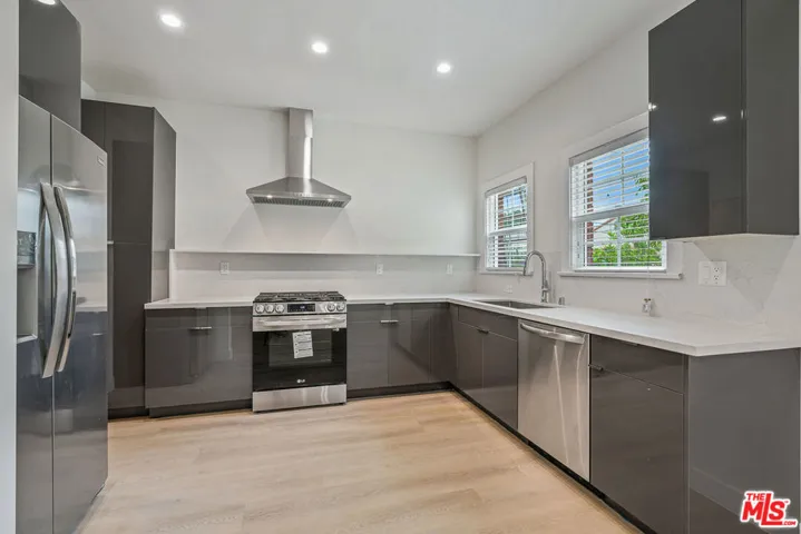 144 N Swall Drive 5, Beverly Hills, California 90211 — photo 4