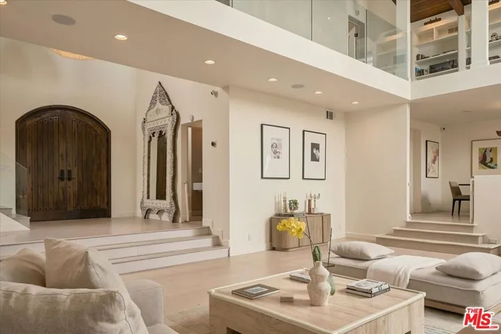 2299 Gloaming Way, Beverly Hills, California 90210 — photo 4