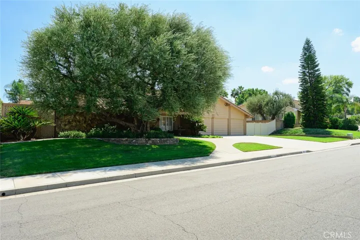 5872 Shaker, Riverside, California 92506 — photo 4