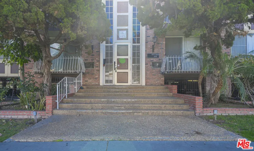 210 S La Fayette Park Place 201, Los Angeles, California 90057 — photo 5