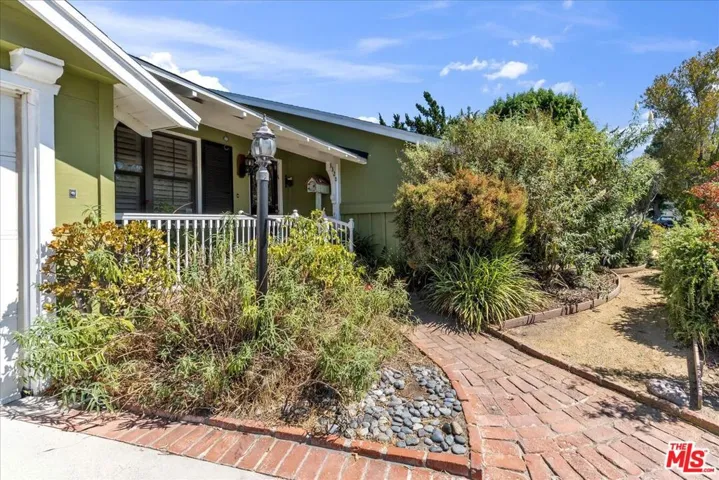 5320 Wortser Avenue, Los Angeles, California 91401 — photo 5
