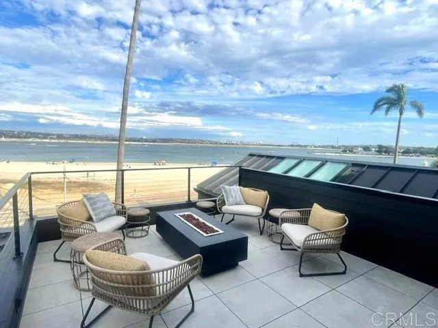 3444 Crown Point Drive 3444/3442, San Diego, California 92109 — photo 4