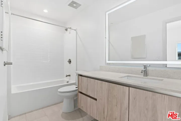 Back unit - Bath 3