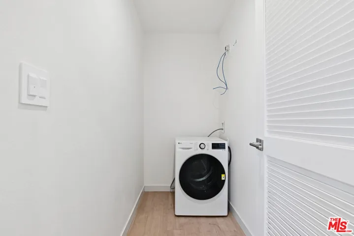 Front unit - laundry