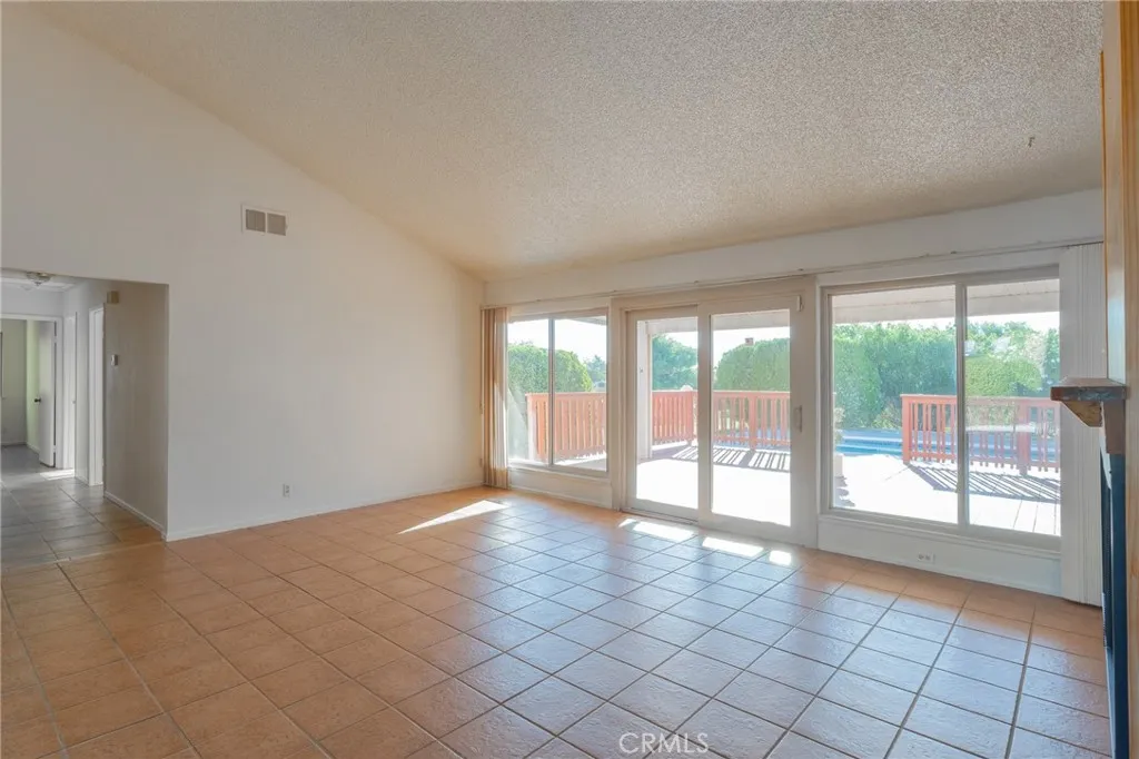 15560 Elmwood Drive, Victorville, California 92395 — photo 5