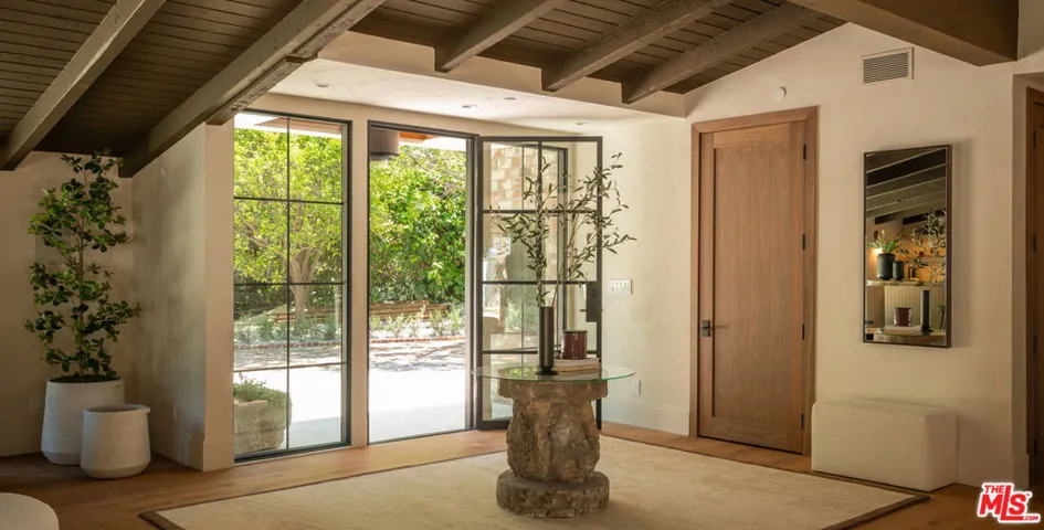 18001 Boris Drive, Encino, California 91316 — photo 5